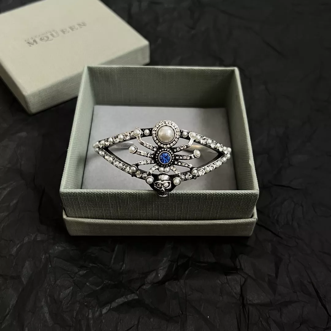 ModernLook 9698 Alexander McQueen Bracelets