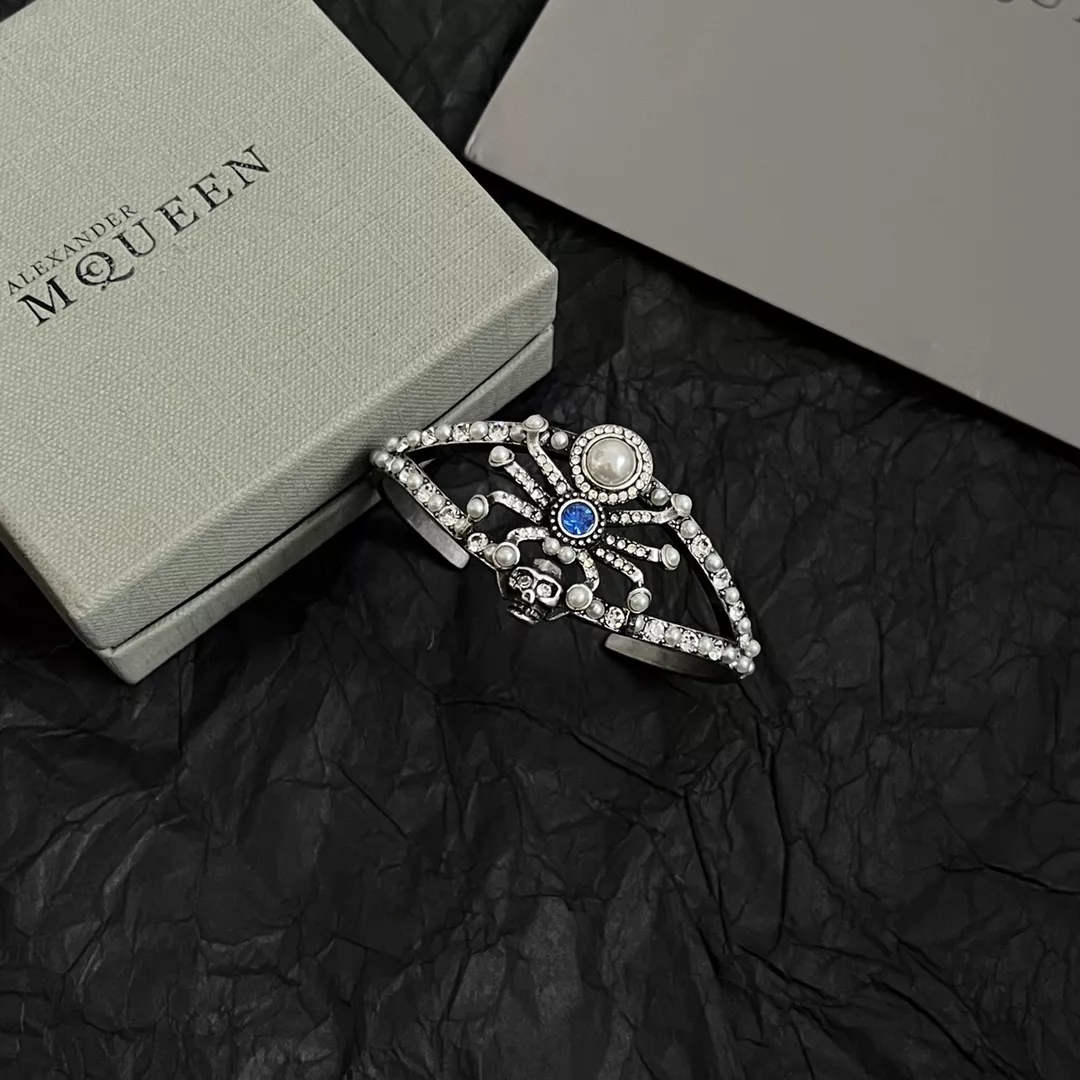 ModernLook 9698 Alexander McQueen Bracelets