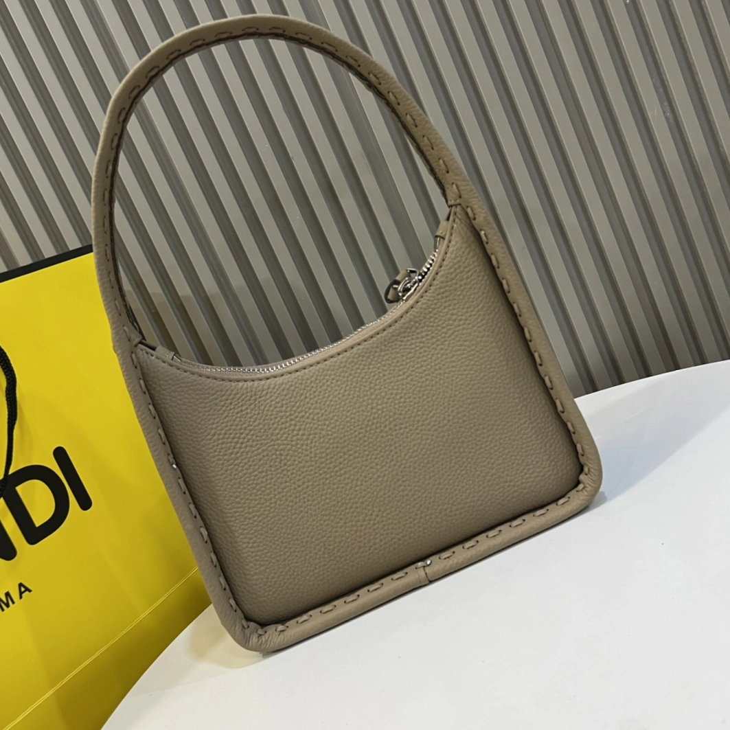 ModernLook 993 Fendi AAA Quality Handbags For Women