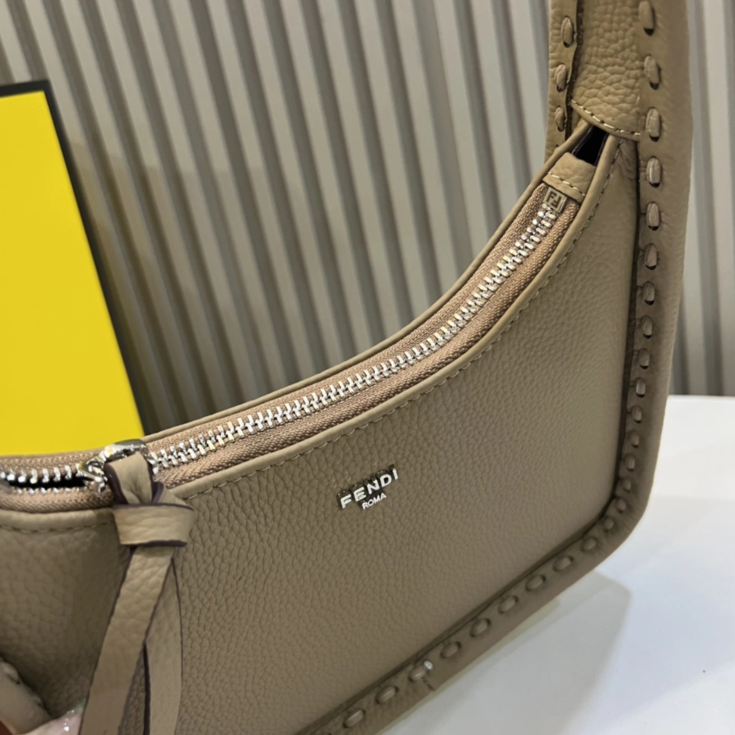 ModernLook 993 Fendi AAA Quality Handbags For Women