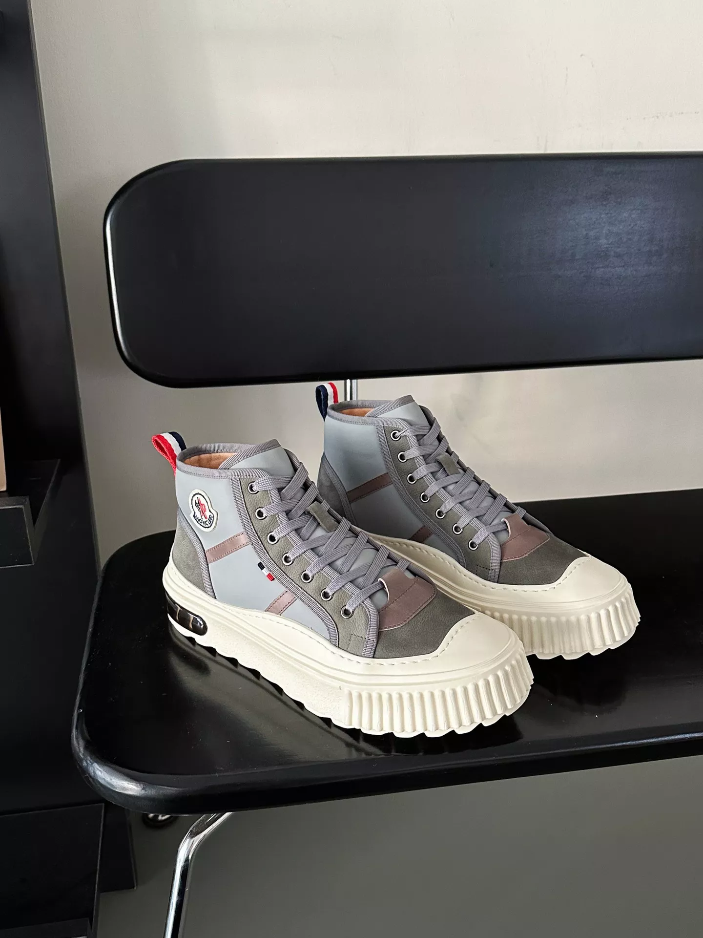 Moncler Boots For Men Cozy 8105