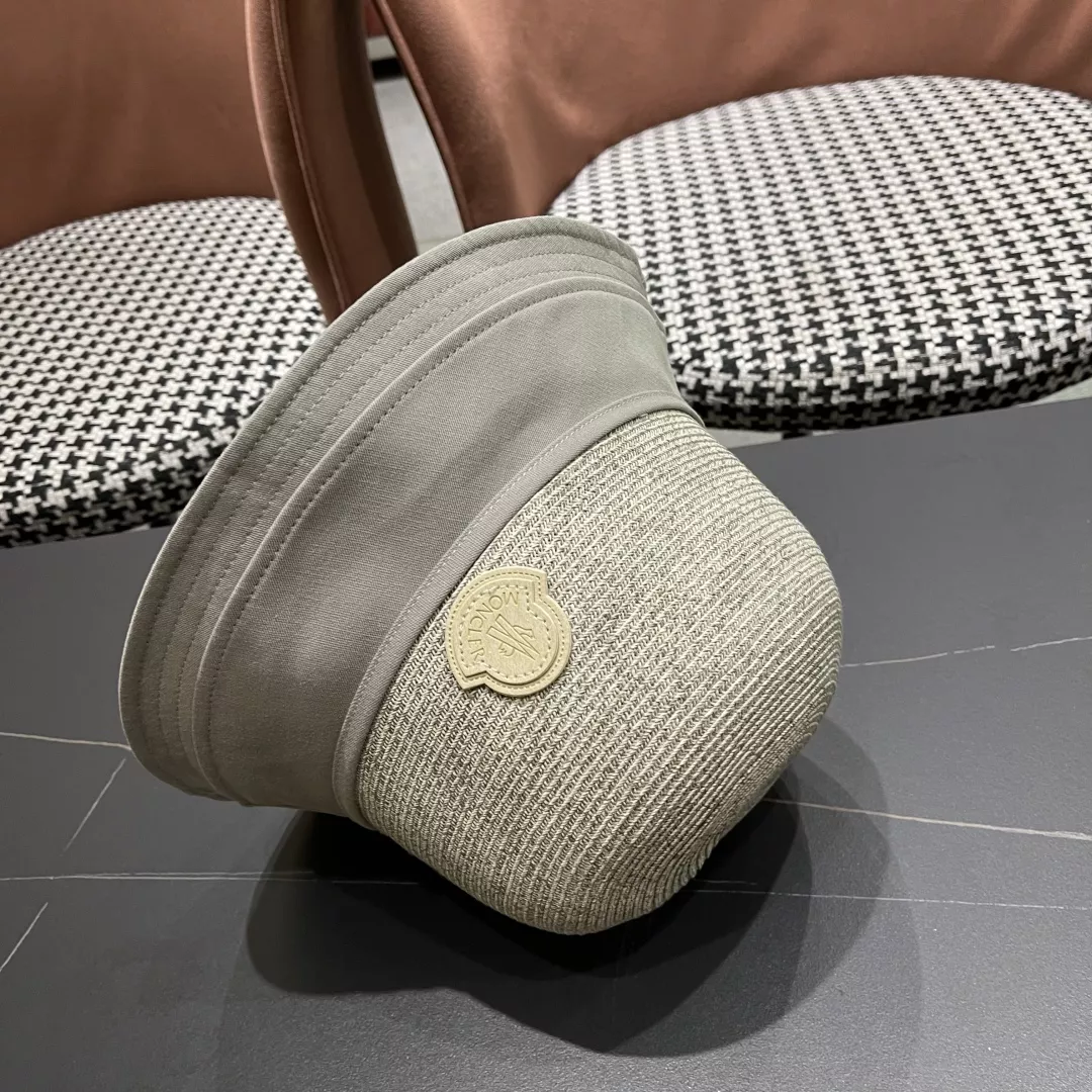 Moncler Caps Bold 469