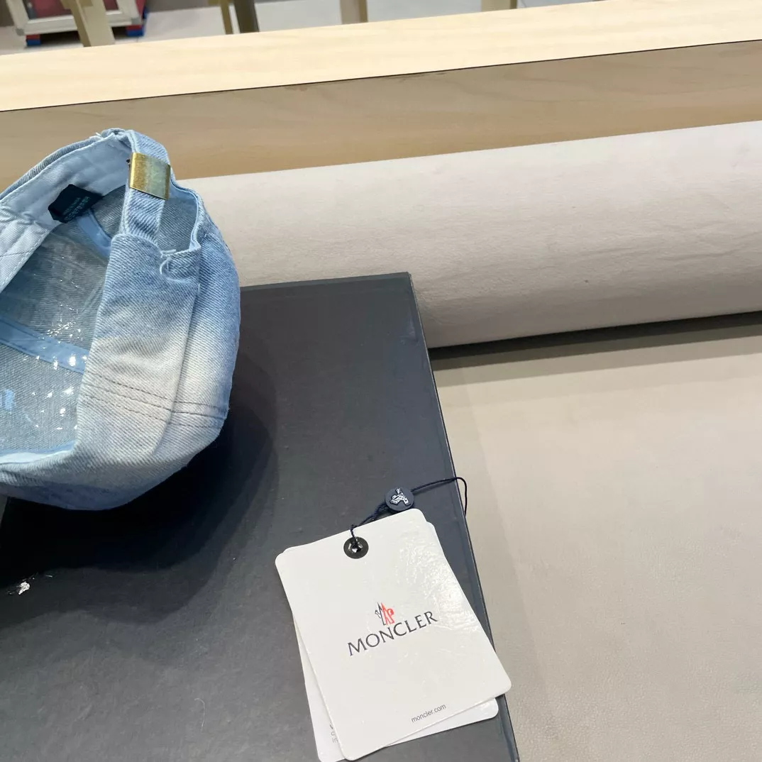 Moncler Caps Durable 2529