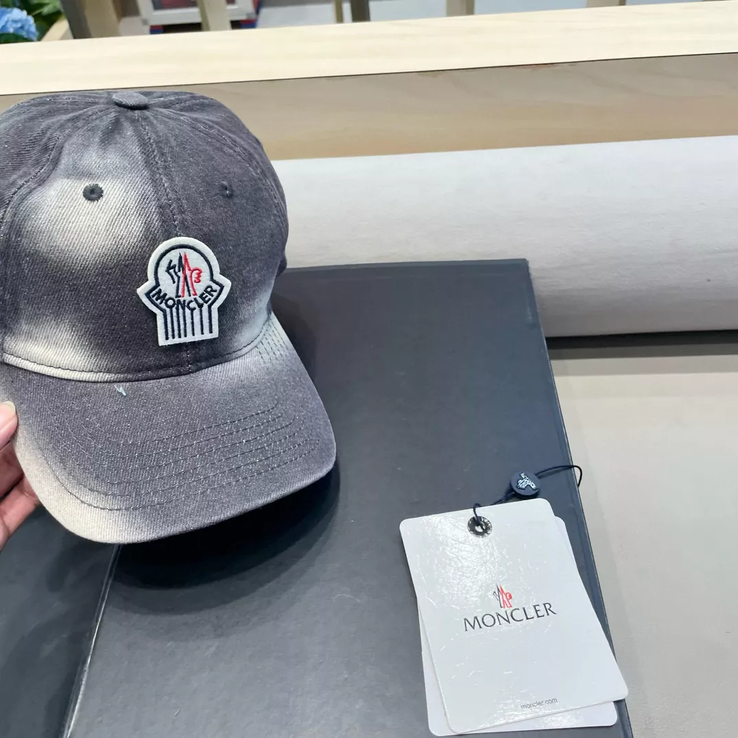 Moncler Caps EasyMatch 4726