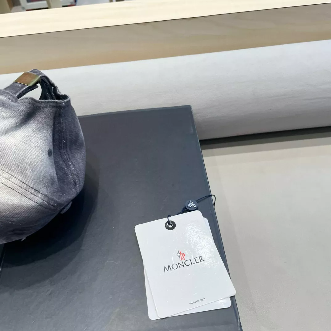 Moncler Caps EasyMatch 4726