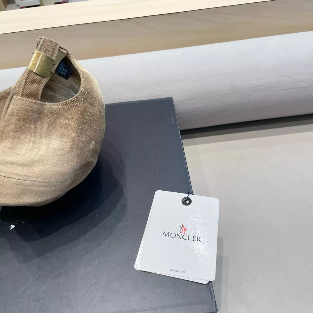 Moncler Caps Fashionable 7893