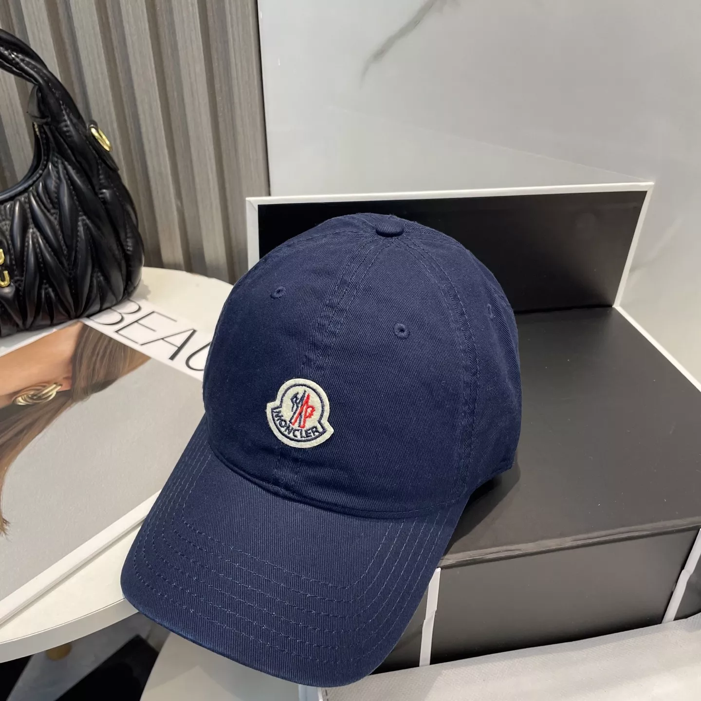 Moncler Caps Minimalist 7505