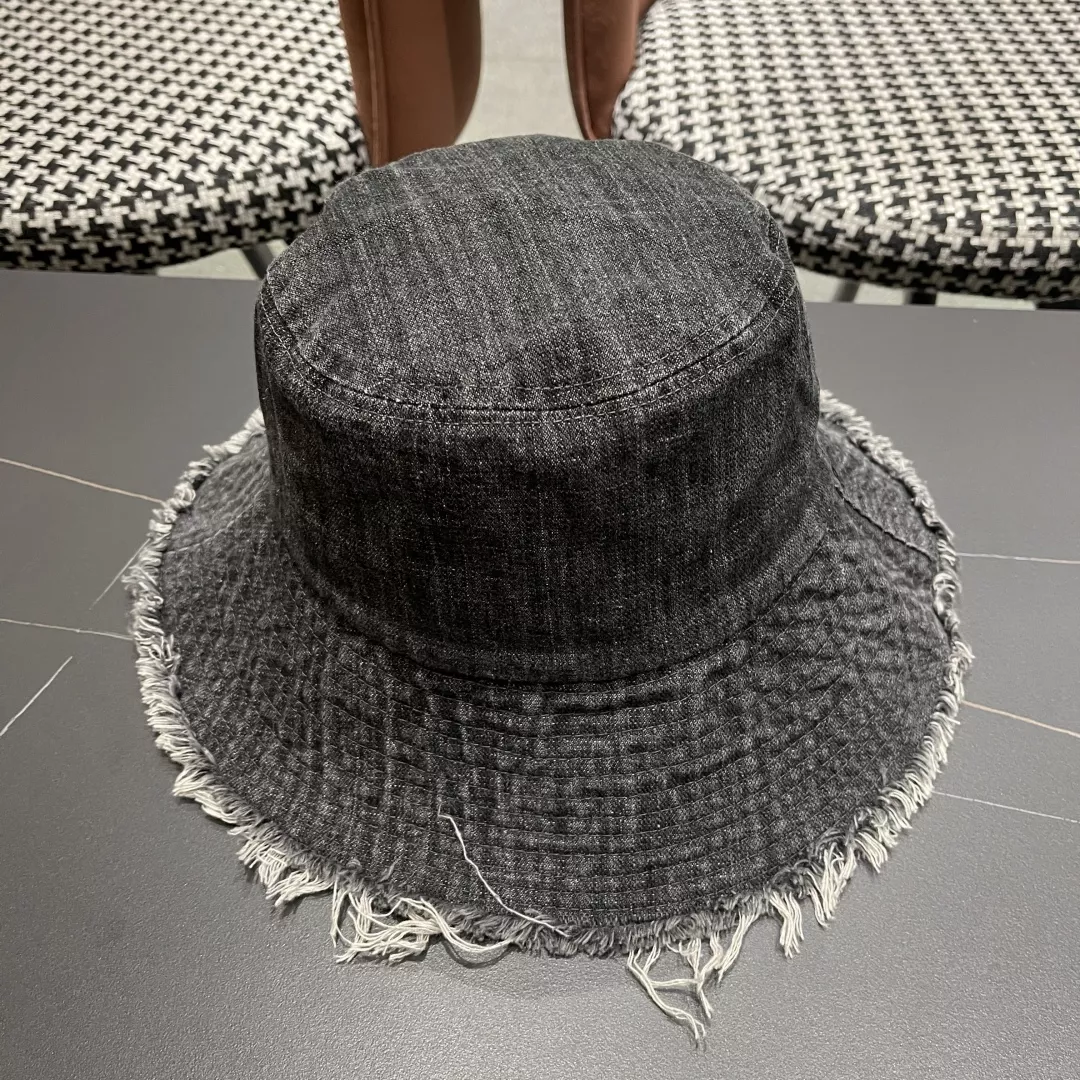Moncler Caps Refined 5299