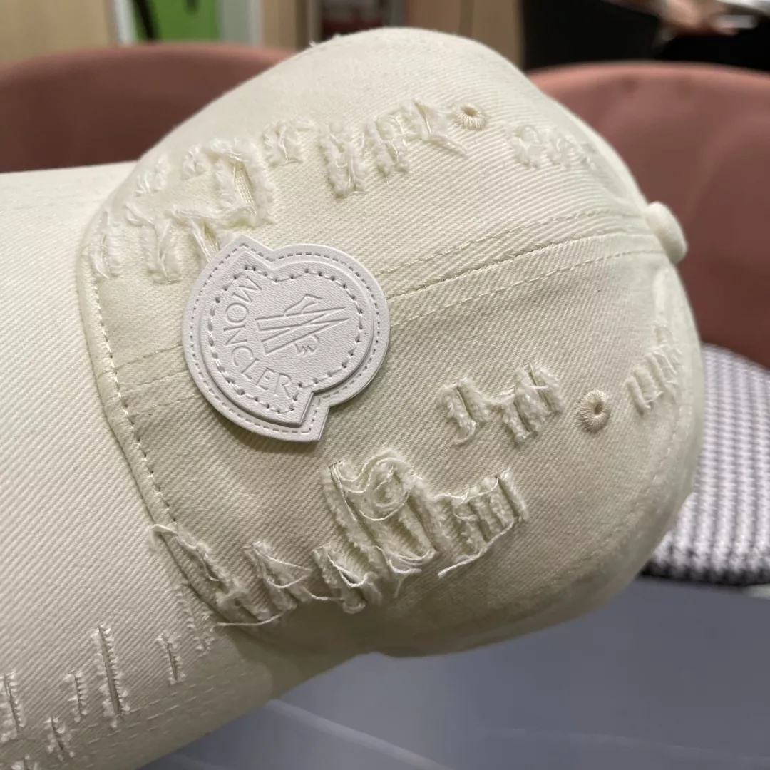 Moncler Caps Resilient 3731