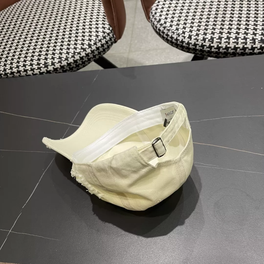 Moncler Caps Resilient 3731