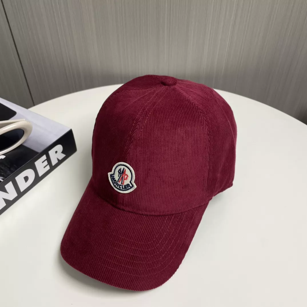 Moncler Caps Sleek 4247