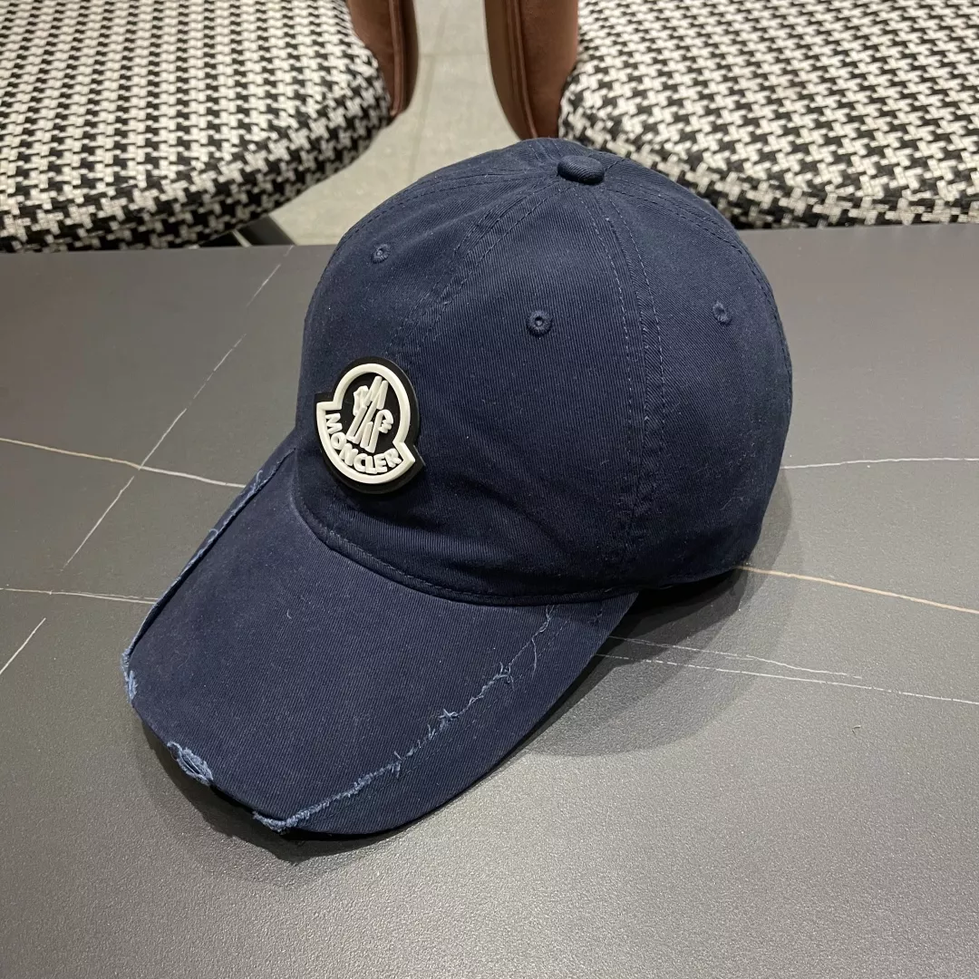 Moncler Caps Sleek 7697