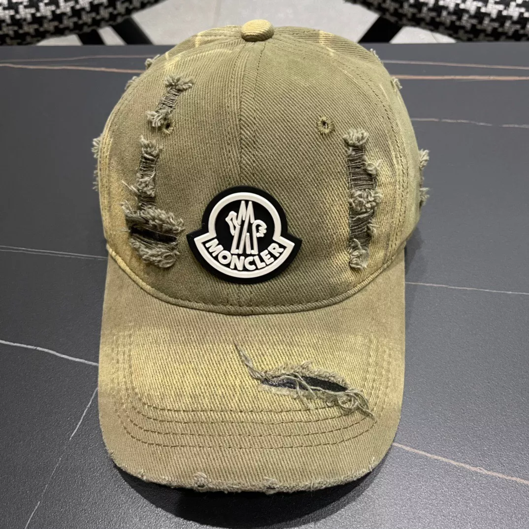 Moncler Caps Sleek 8543