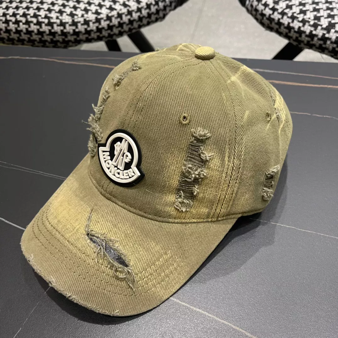 Moncler Caps Sleek 8543