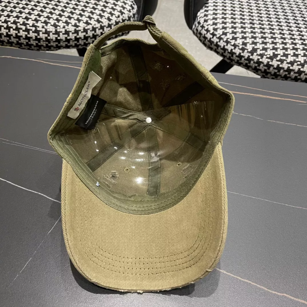 Moncler Caps Sleek 8543