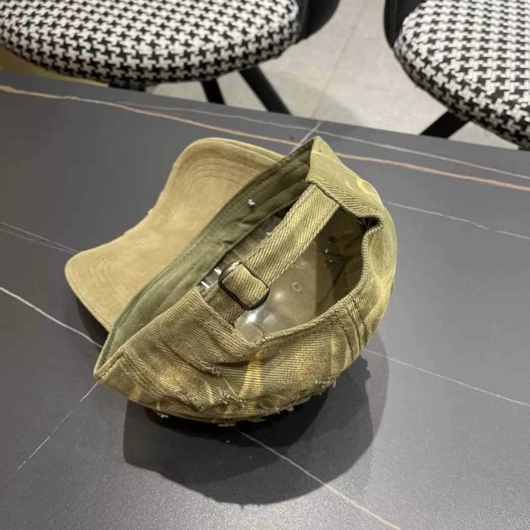 Moncler Caps Sleek 8543