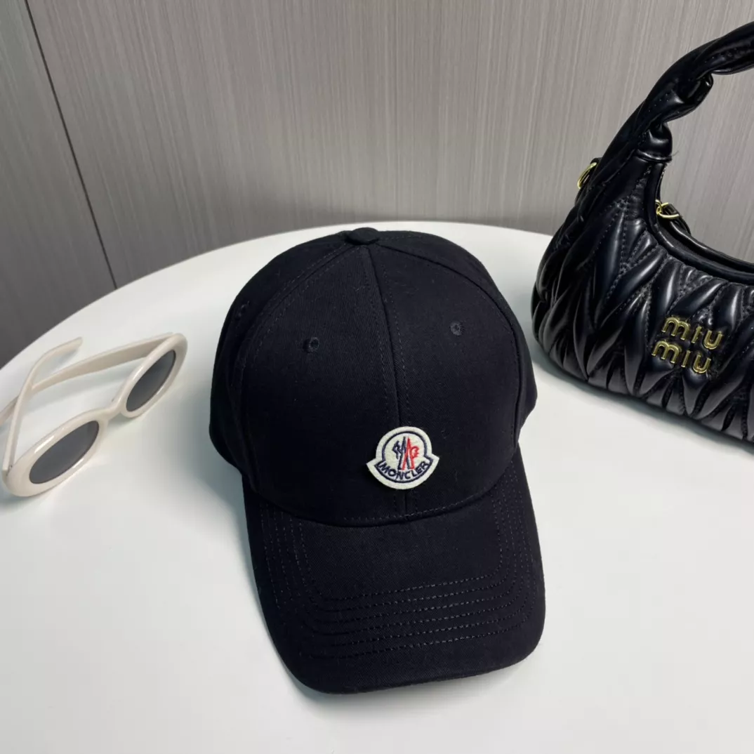 Moncler Caps Sophisticated 1940