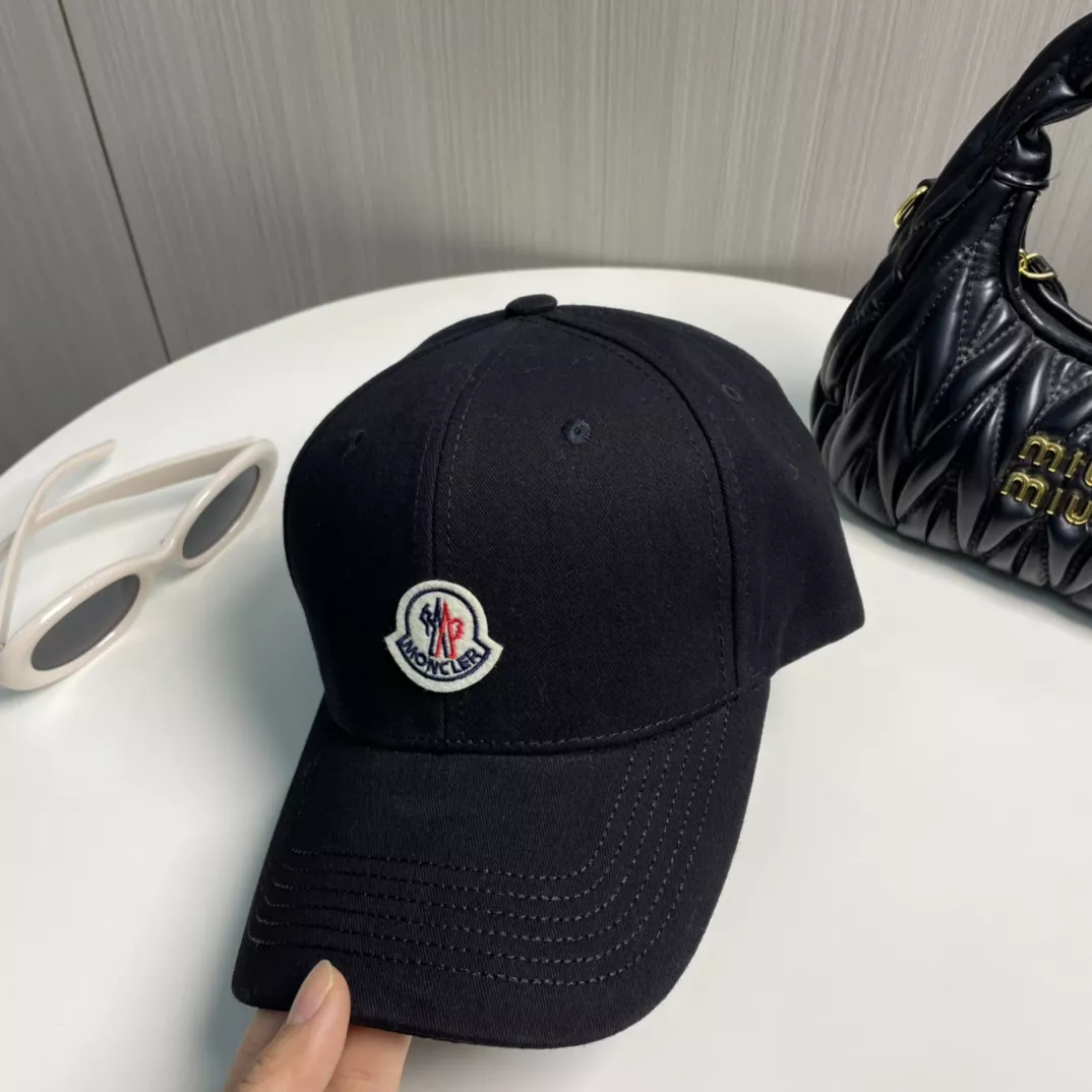 Moncler Caps Sophisticated 1940