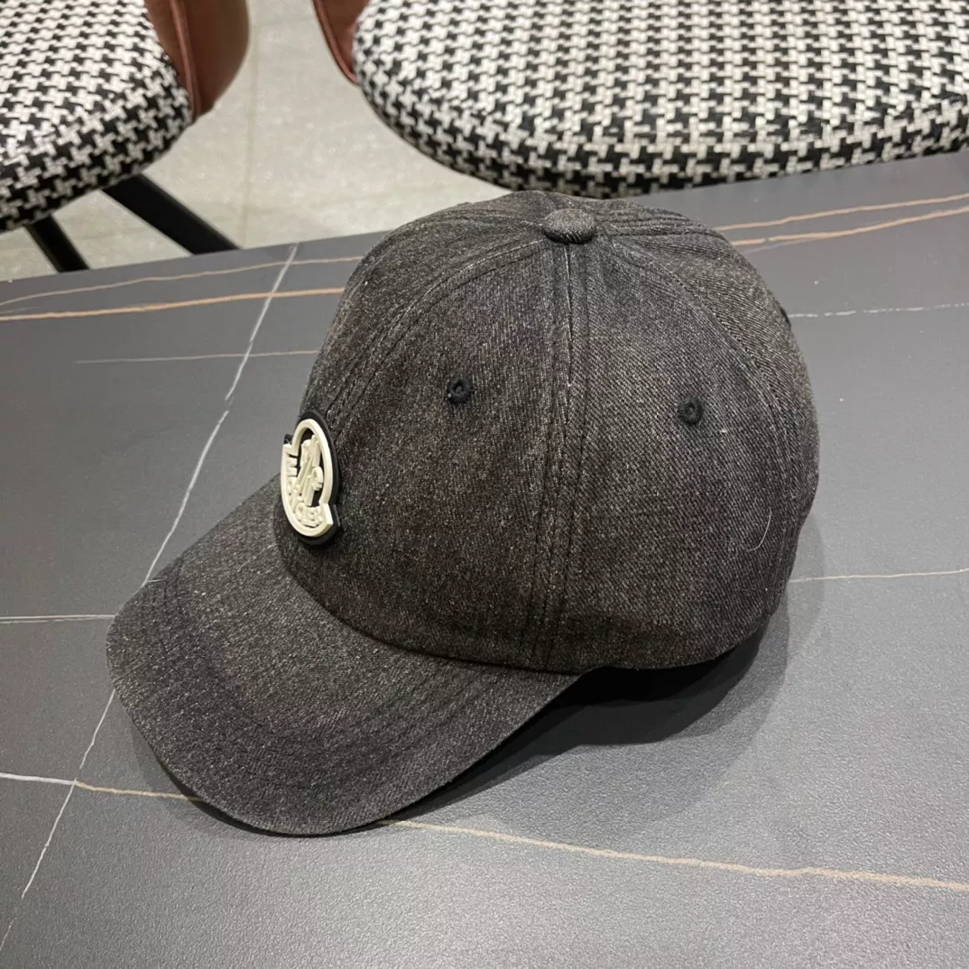 Moncler Caps Stylish 3886