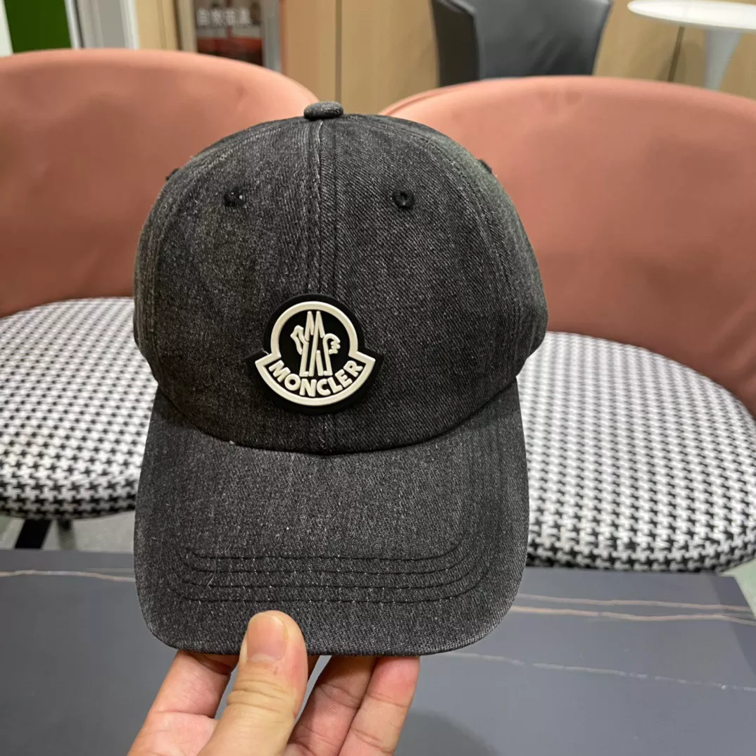 Moncler Caps Stylish 3886