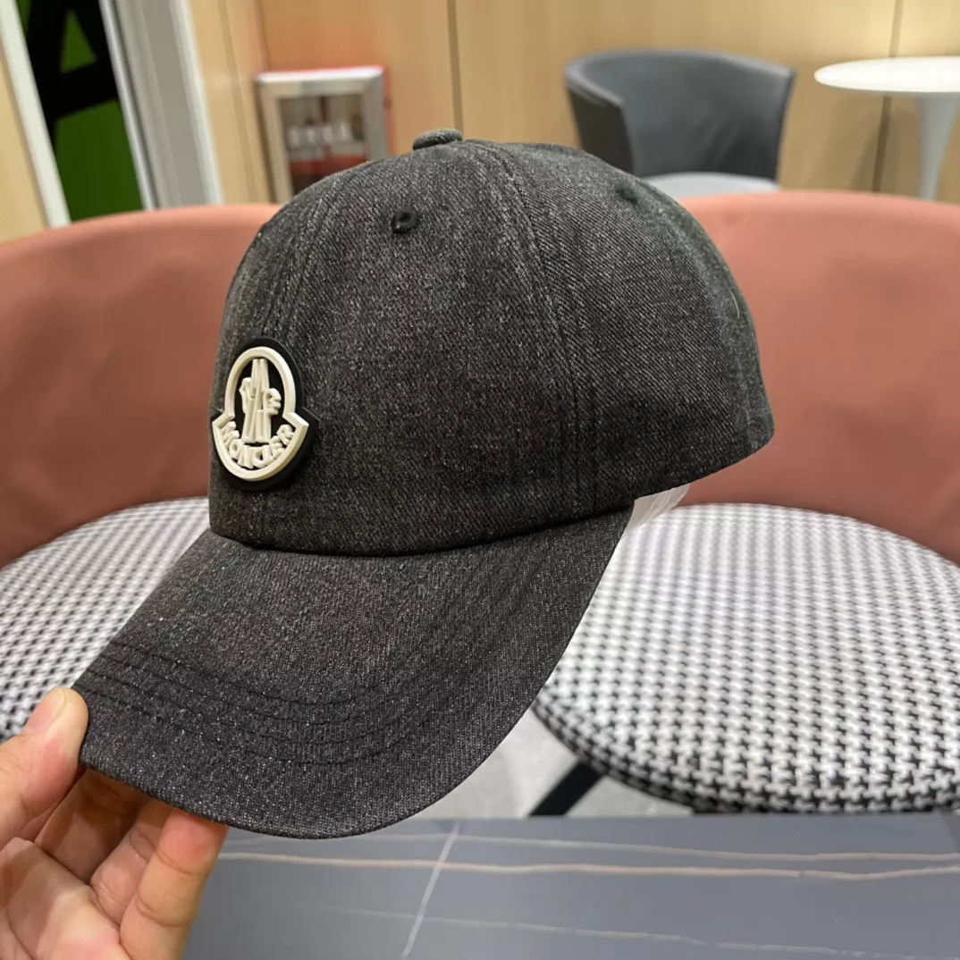 Moncler Caps Stylish 3886