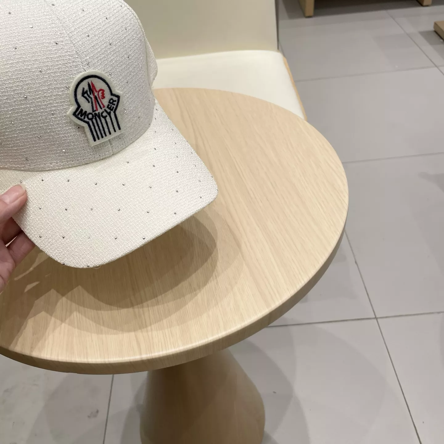 Moncler Caps Trendsetting 9344