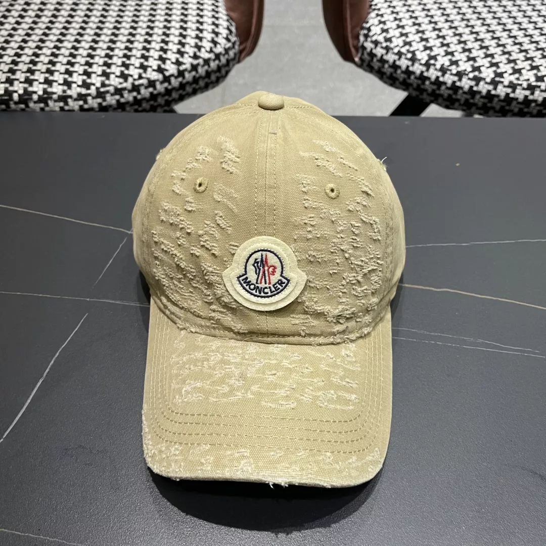 Moncler Caps Vibrant 3356