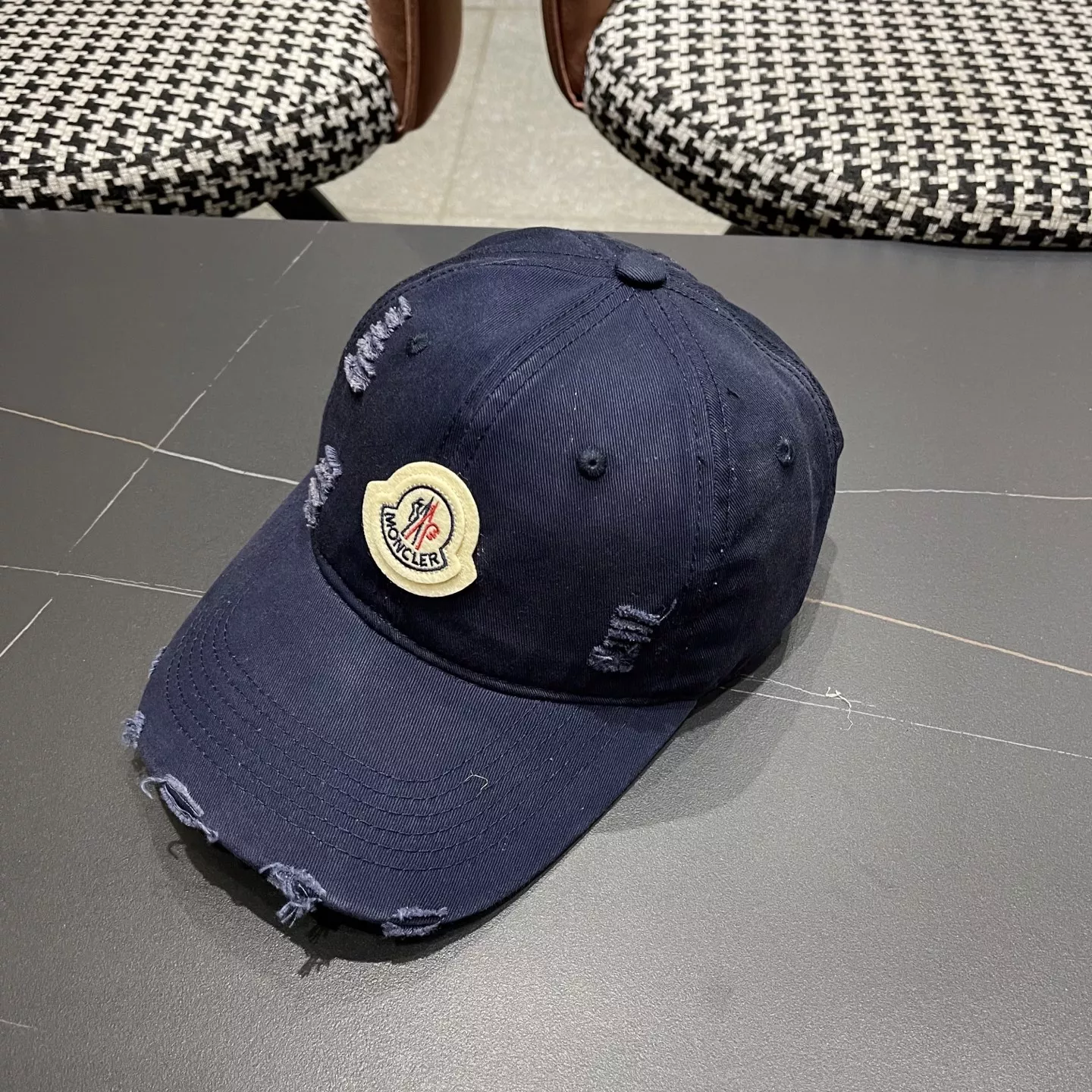 Moncler Caps Vibrant 6897