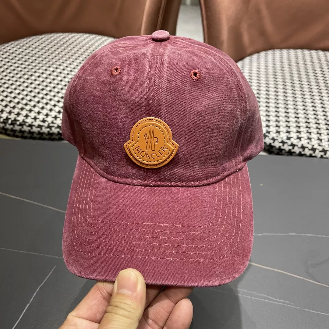 Moncler Caps WellDesigned 7497