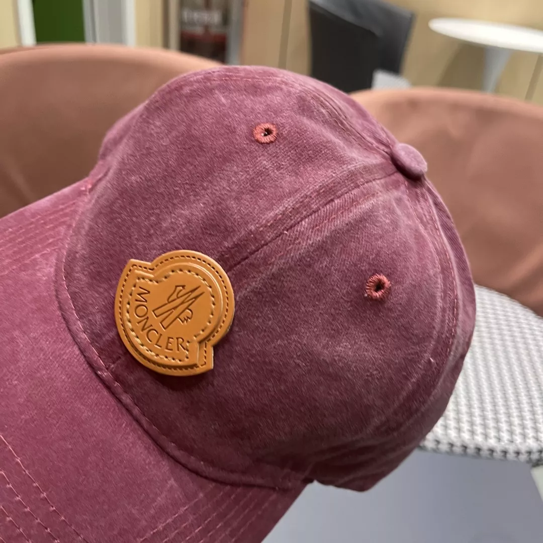 Moncler Caps WellDesigned 7497