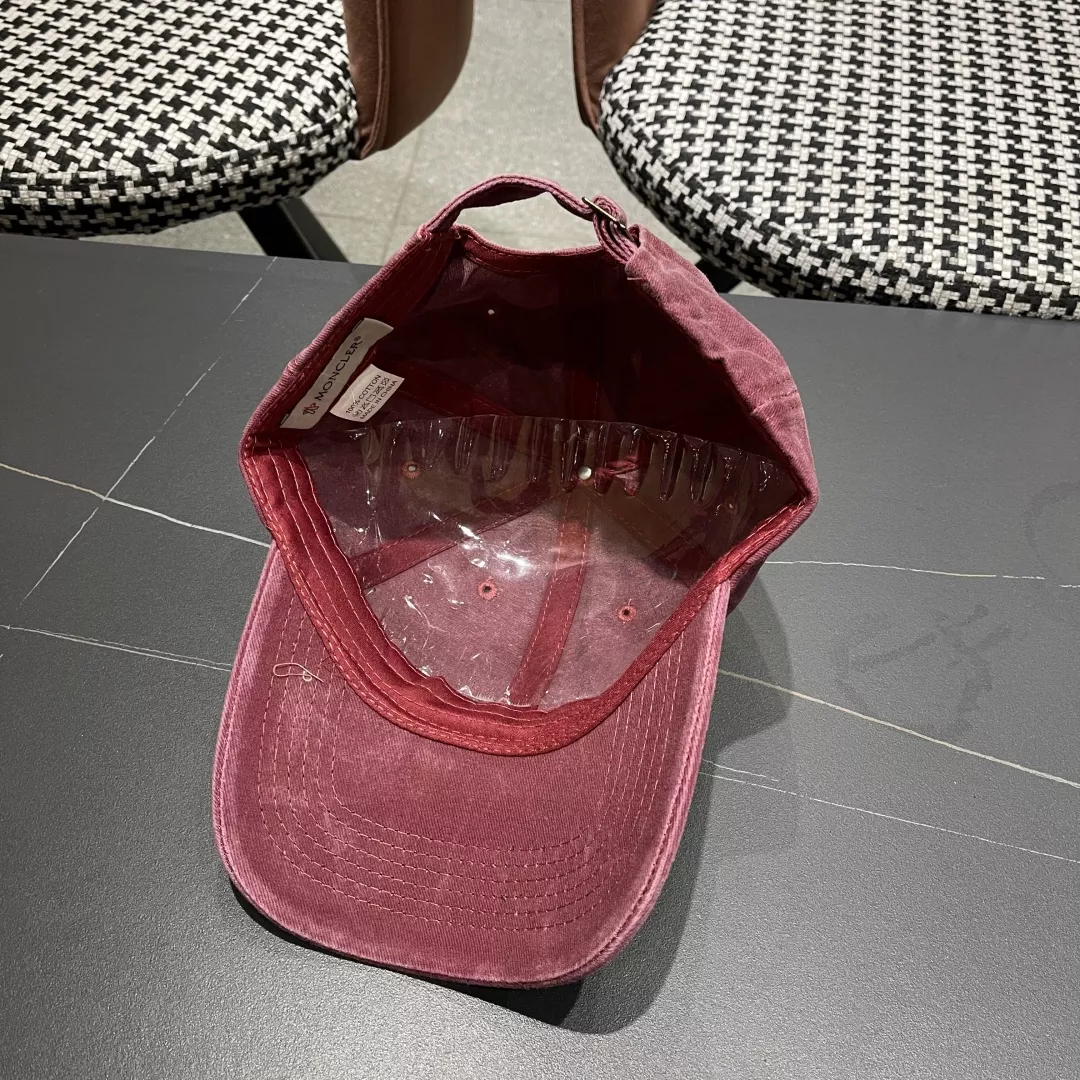Moncler Caps WellDesigned 7497