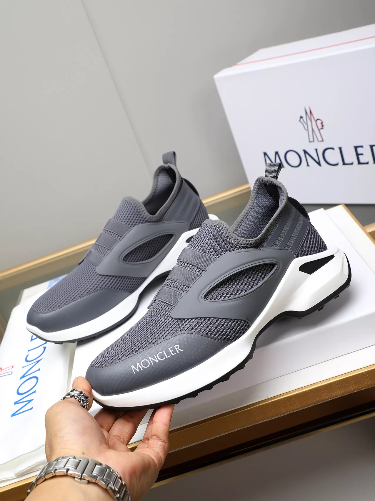 Moncler Casual Shoes For Men Bold 2318