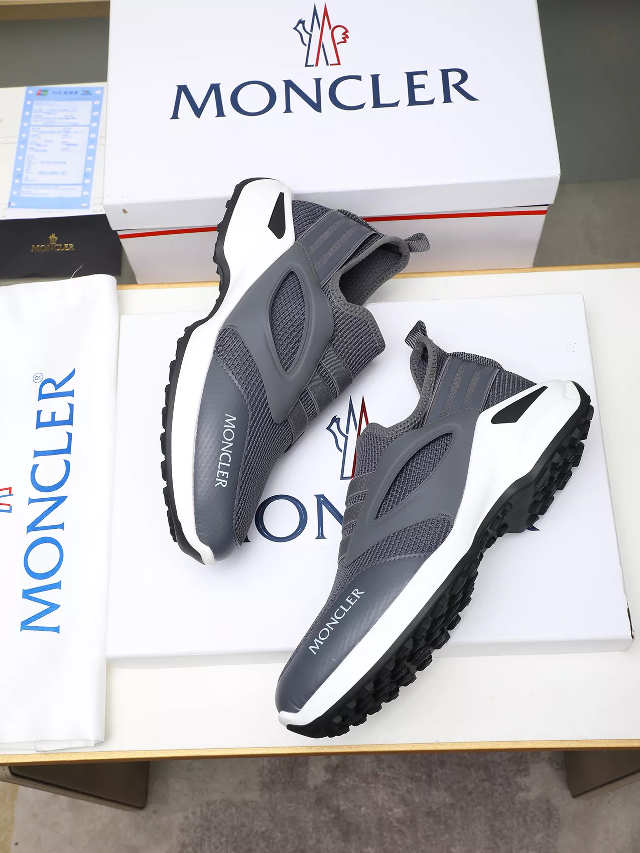 Moncler Casual Shoes For Men Bold 2318