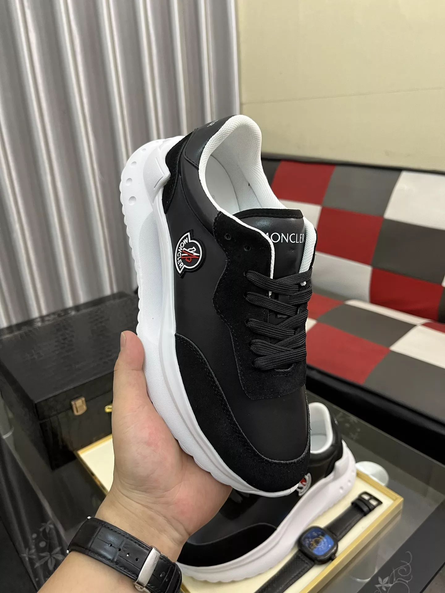Moncler Casual Shoes For Men Bold 6081