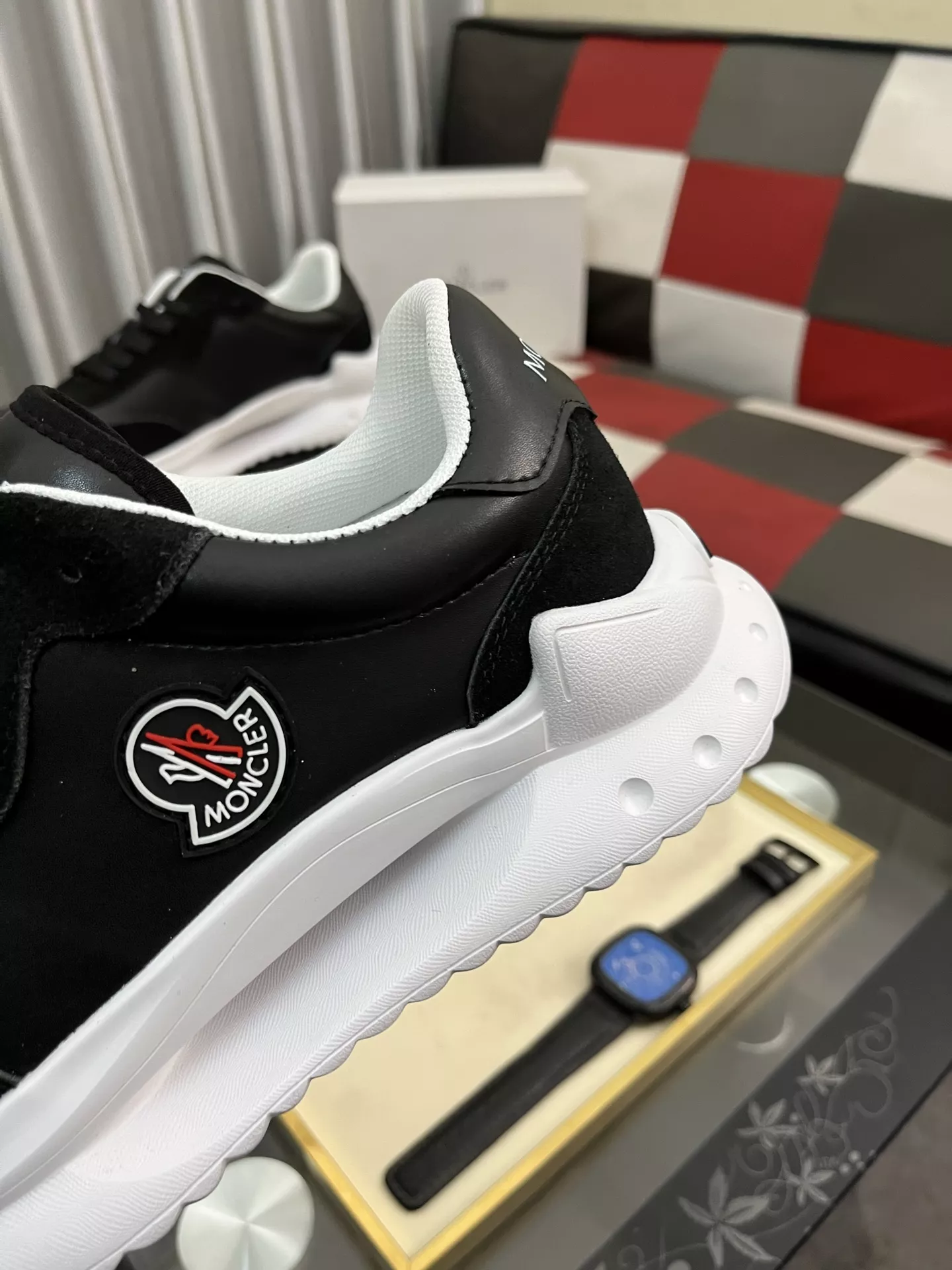 Moncler Casual Shoes For Men Bold 6081