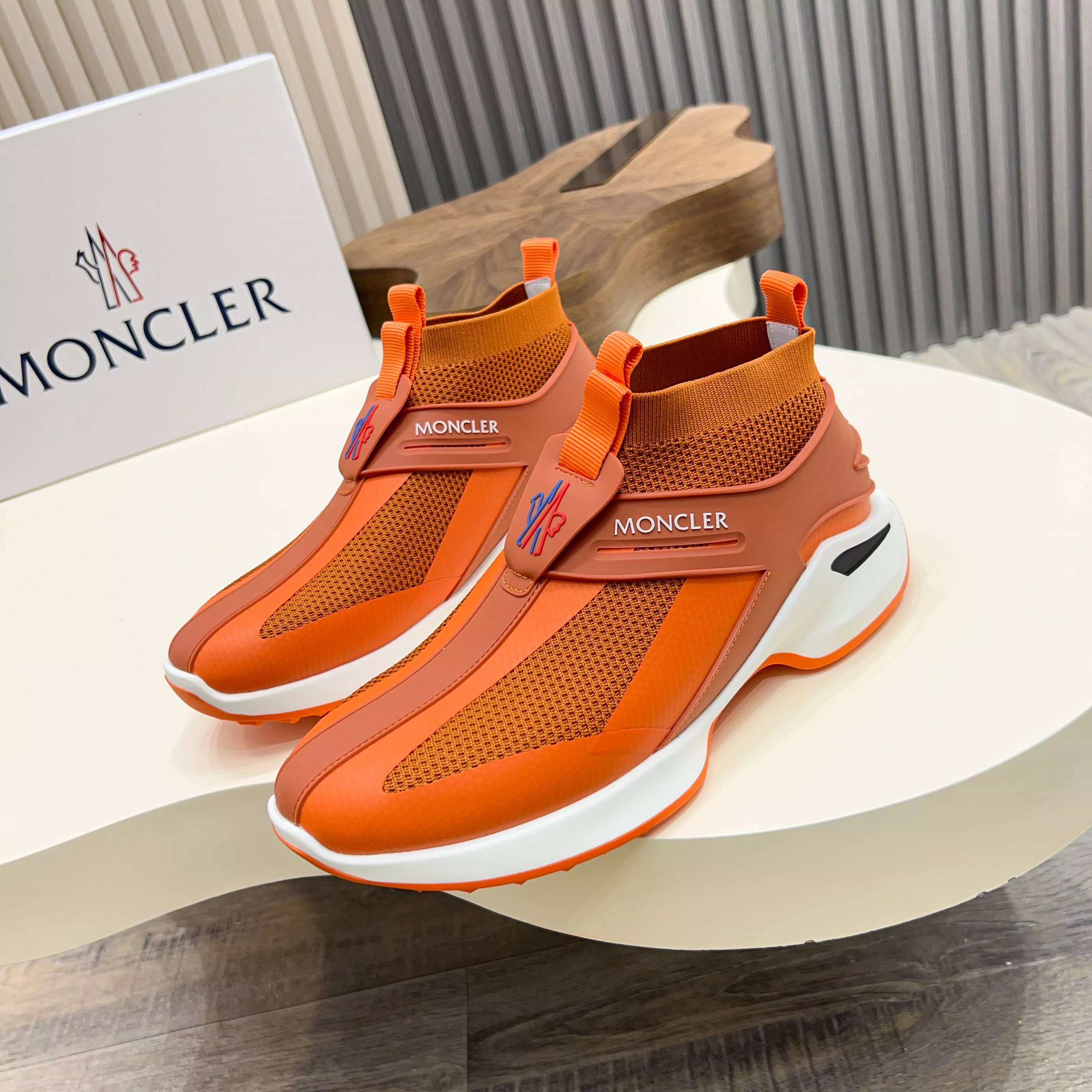 Moncler Casual Shoes For Men Compact 8247