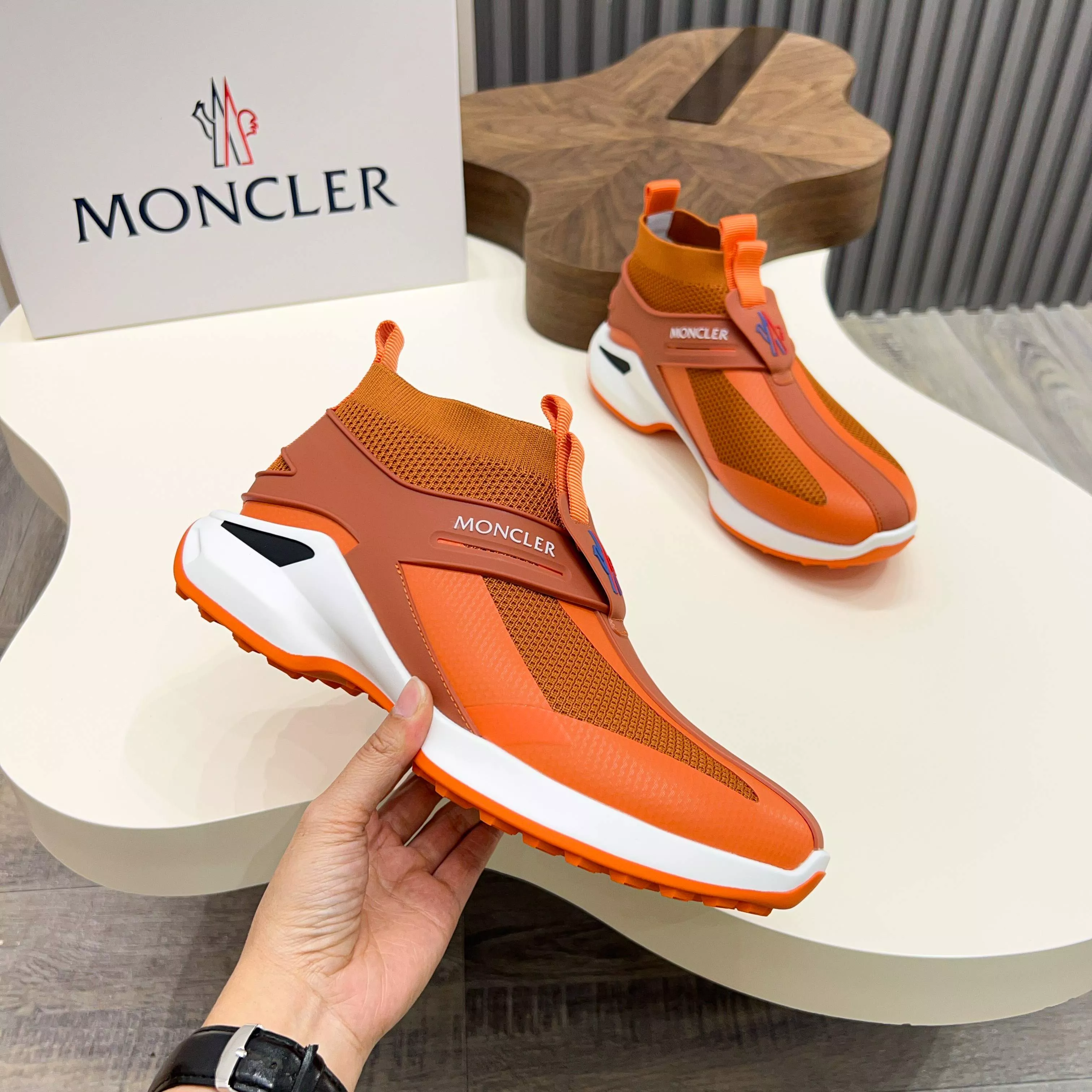Moncler Casual Shoes For Men Compact 8247