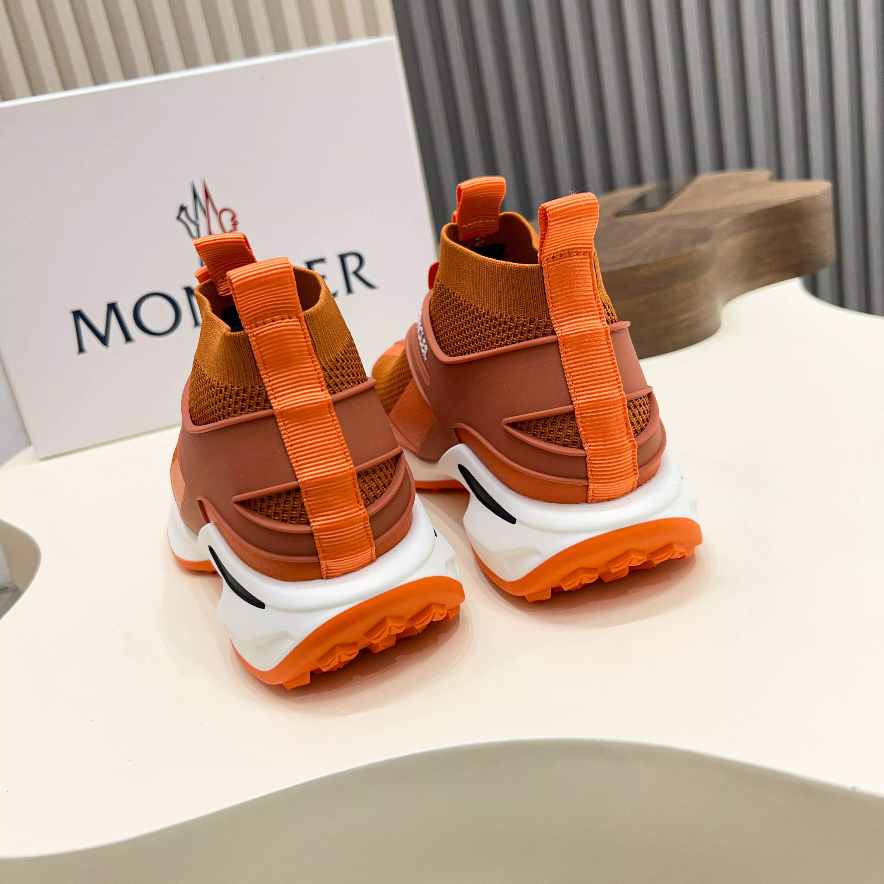 Moncler Casual Shoes For Men Compact 8247