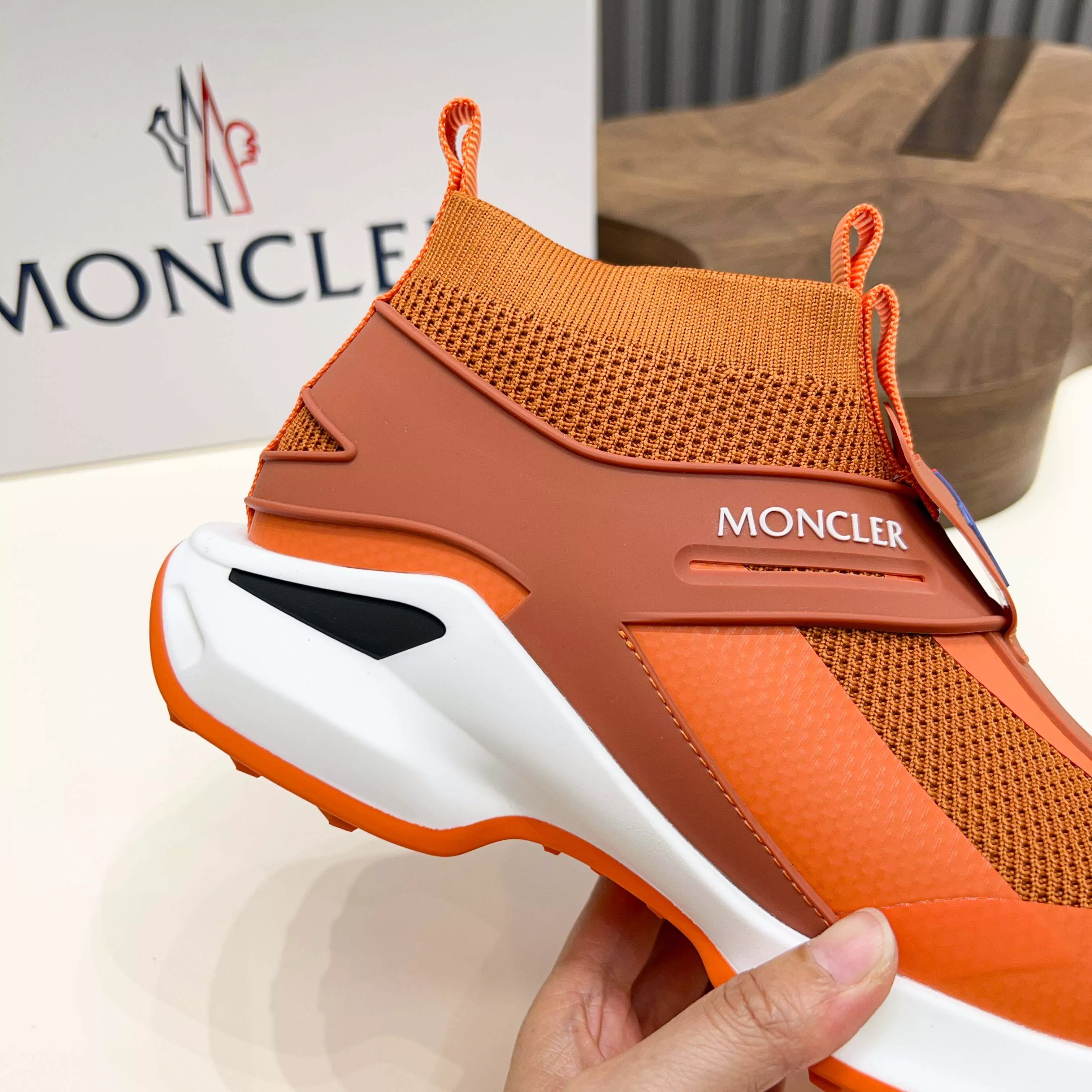 Moncler Casual Shoes For Men Compact 8247