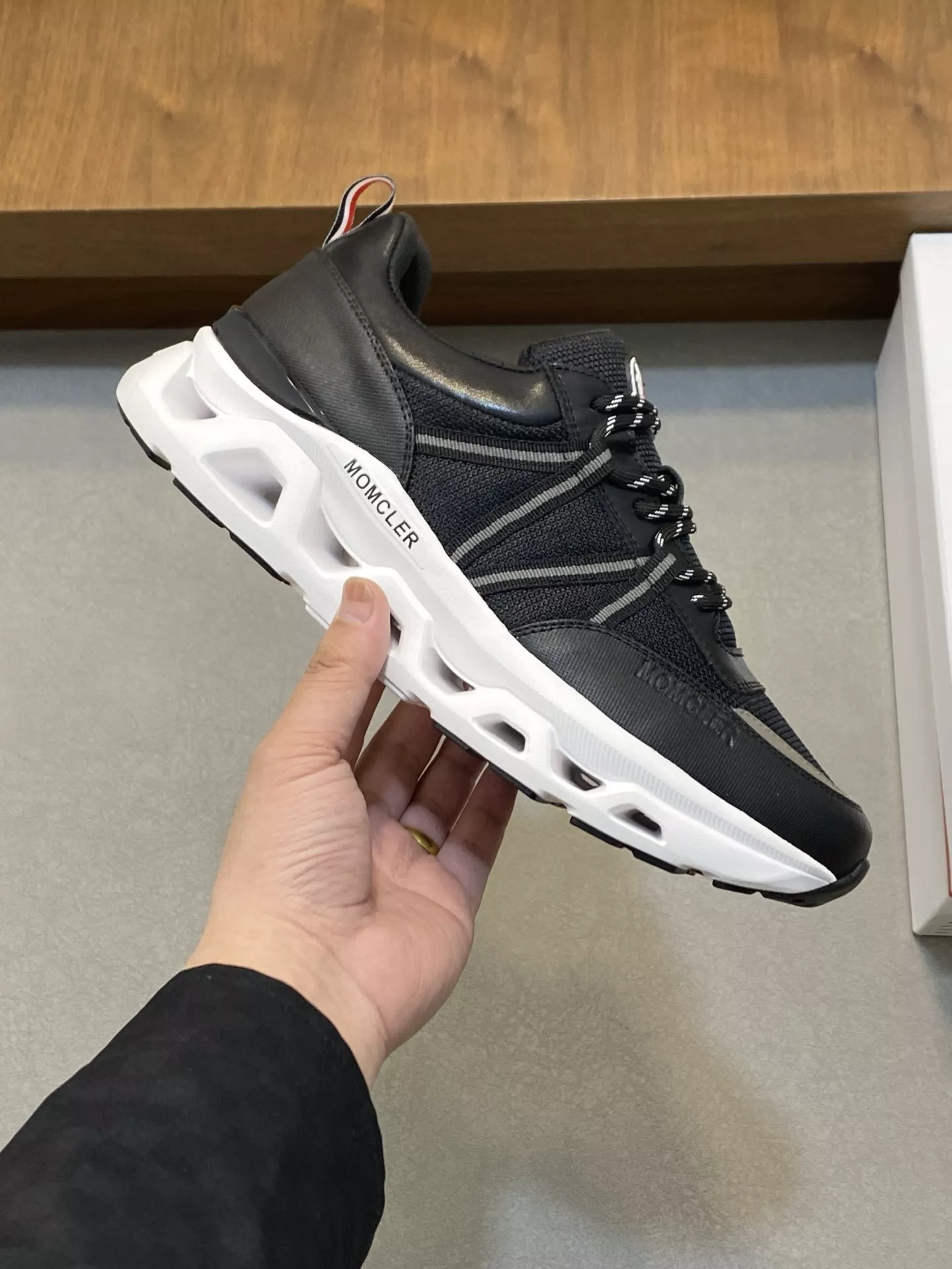 Moncler Casual Shoes For Men Cozy 2353