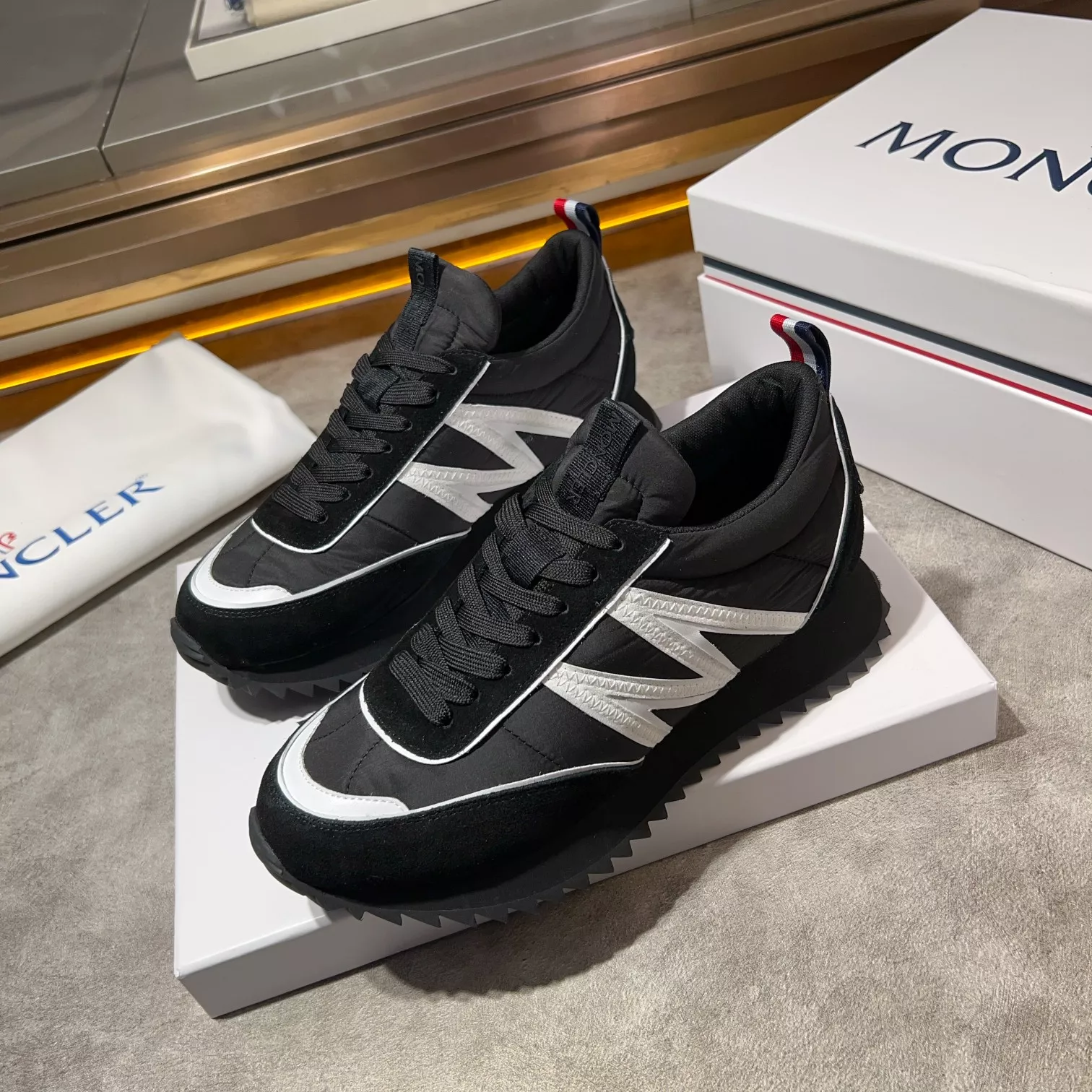 Moncler Casual Shoes For Men Fashionable 1061