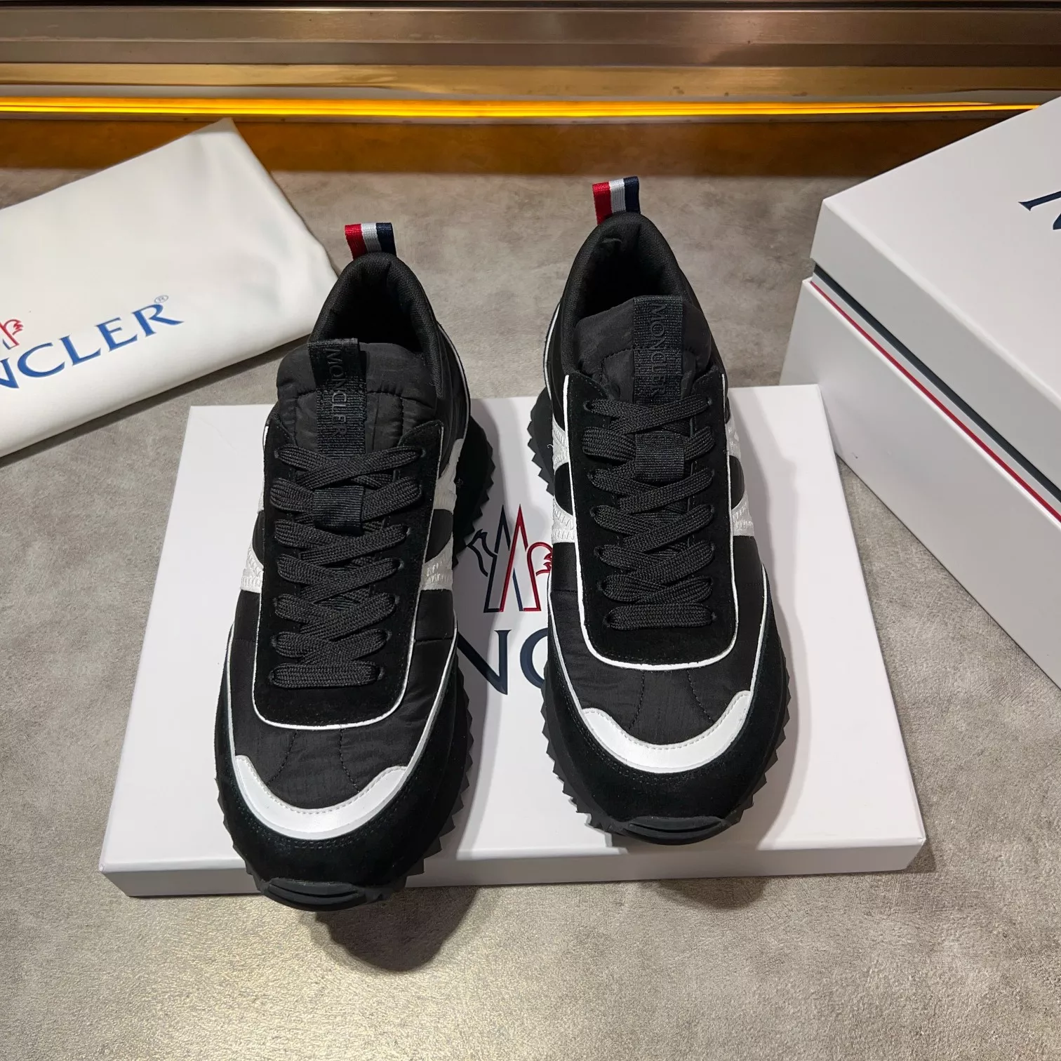 Moncler Casual Shoes For Men Fashionable 1061
