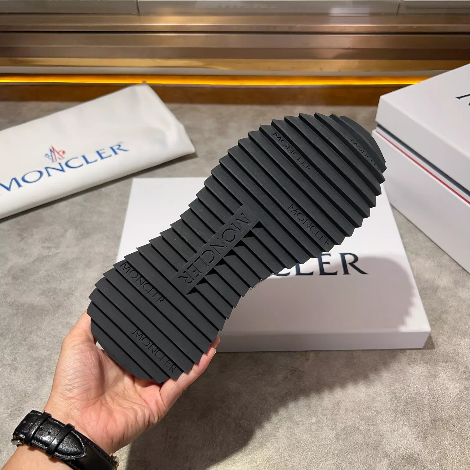 Moncler Casual Shoes For Men Fashionable 1061