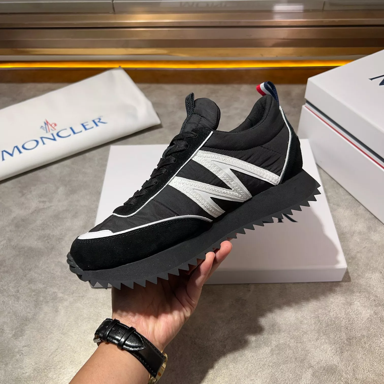 Moncler Casual Shoes For Men Fashionable 1061