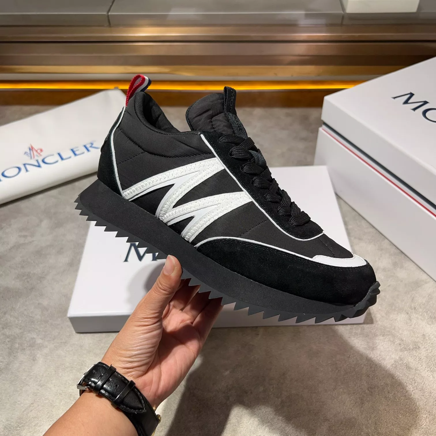 Moncler Casual Shoes For Men Fashionable 1061