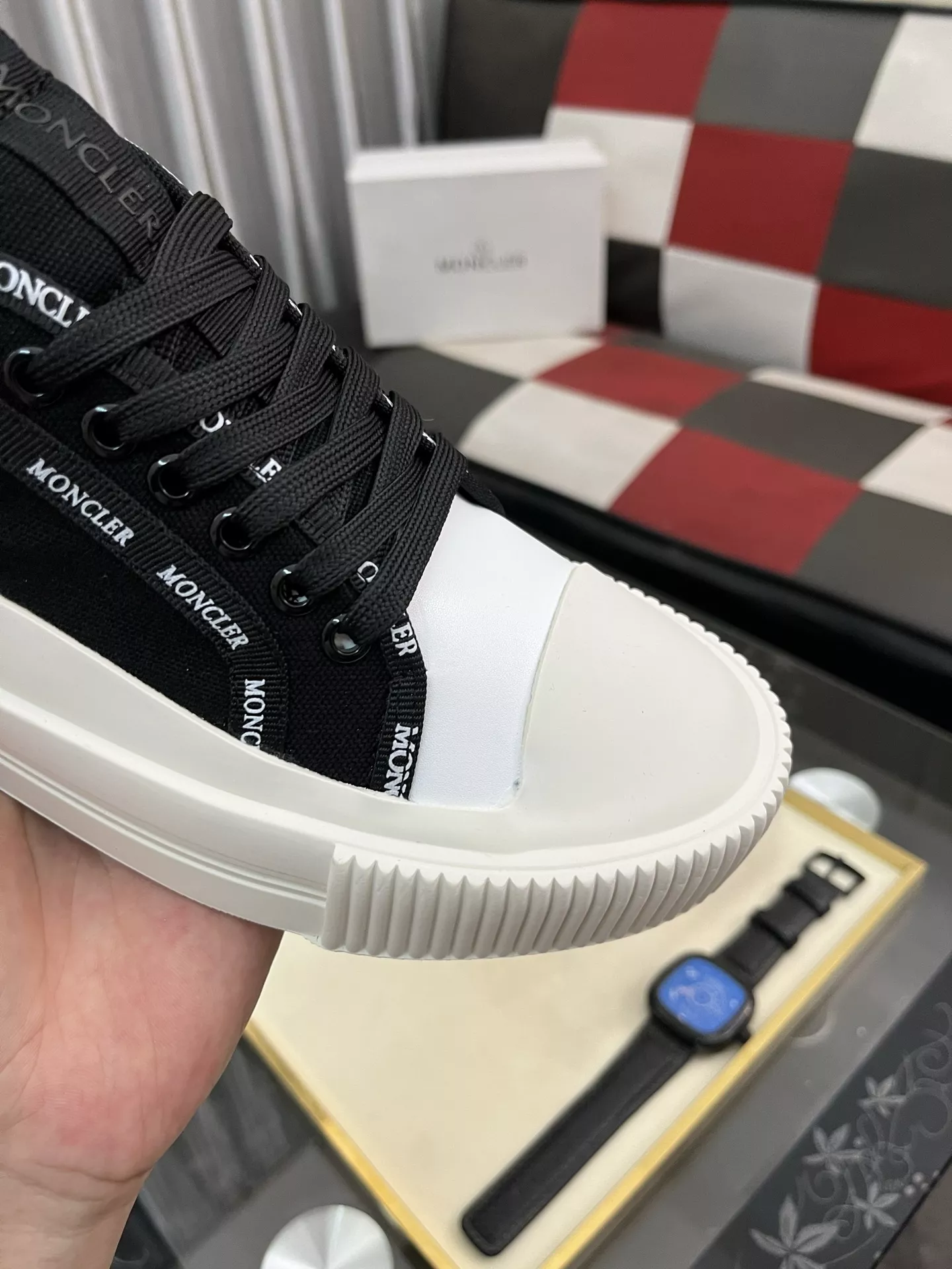 Moncler Casual Shoes For Men Minimalist 3980