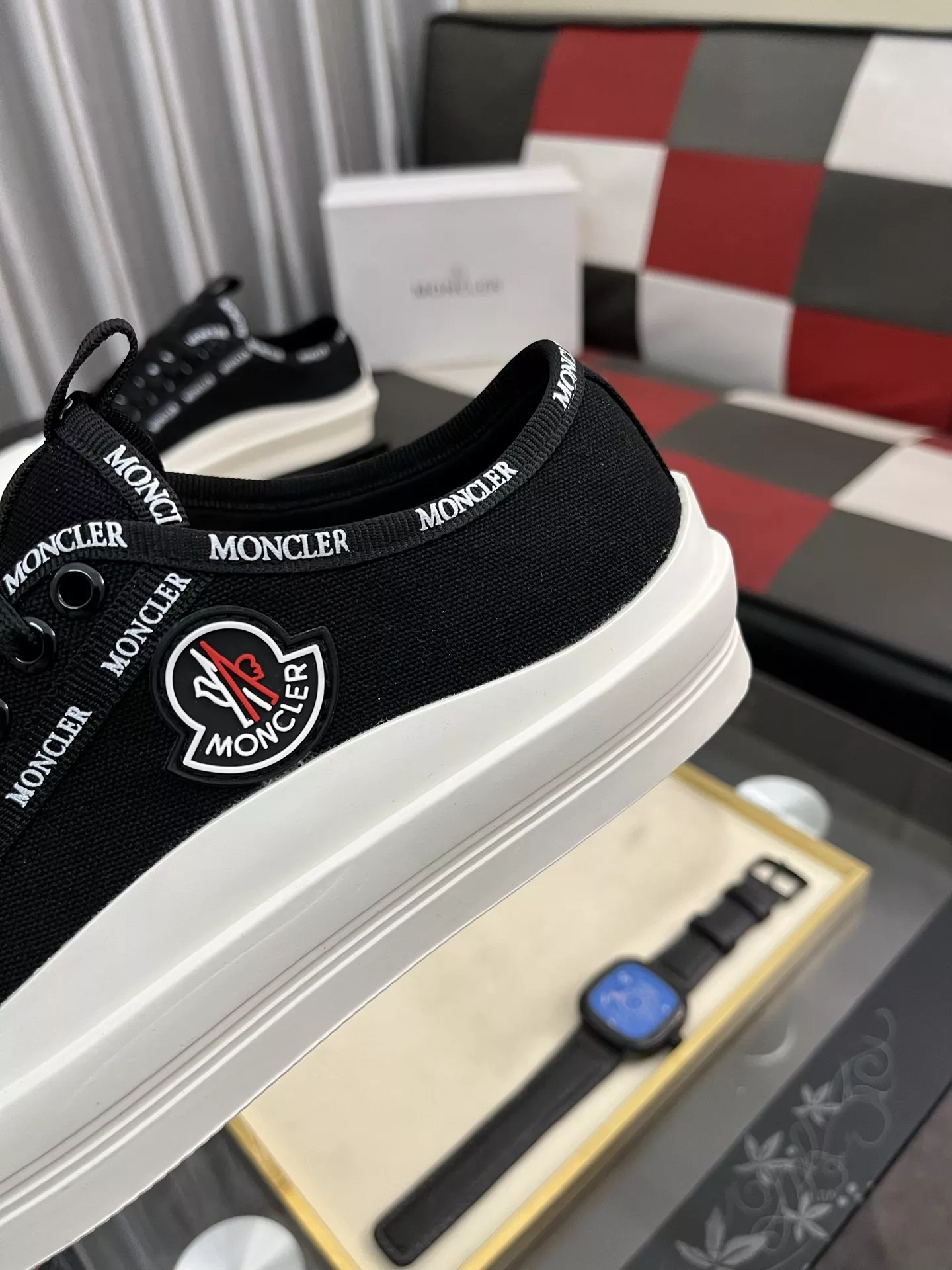 Moncler Casual Shoes For Men Minimalist 3980