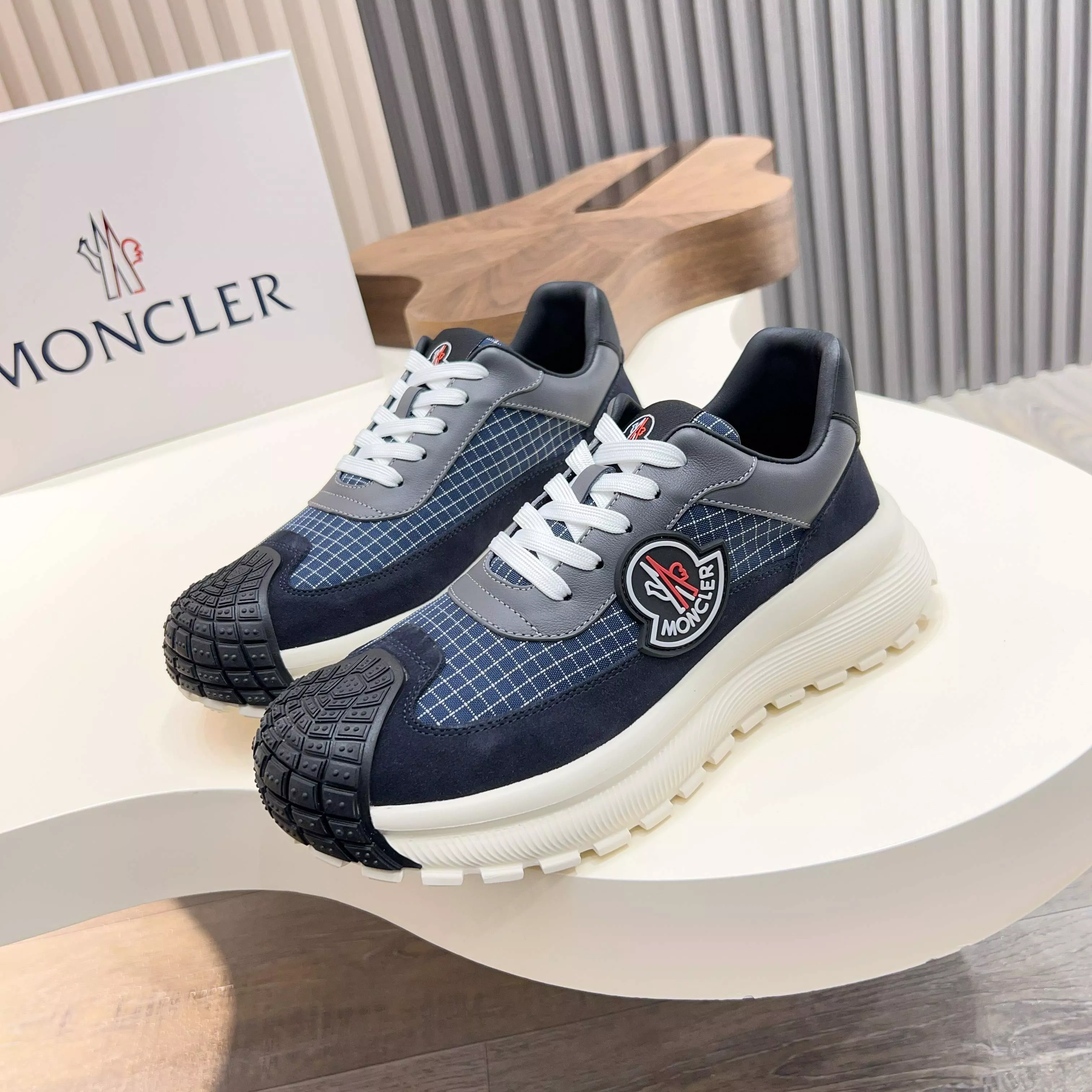 Moncler Casual Shoes For Men Modern 7162