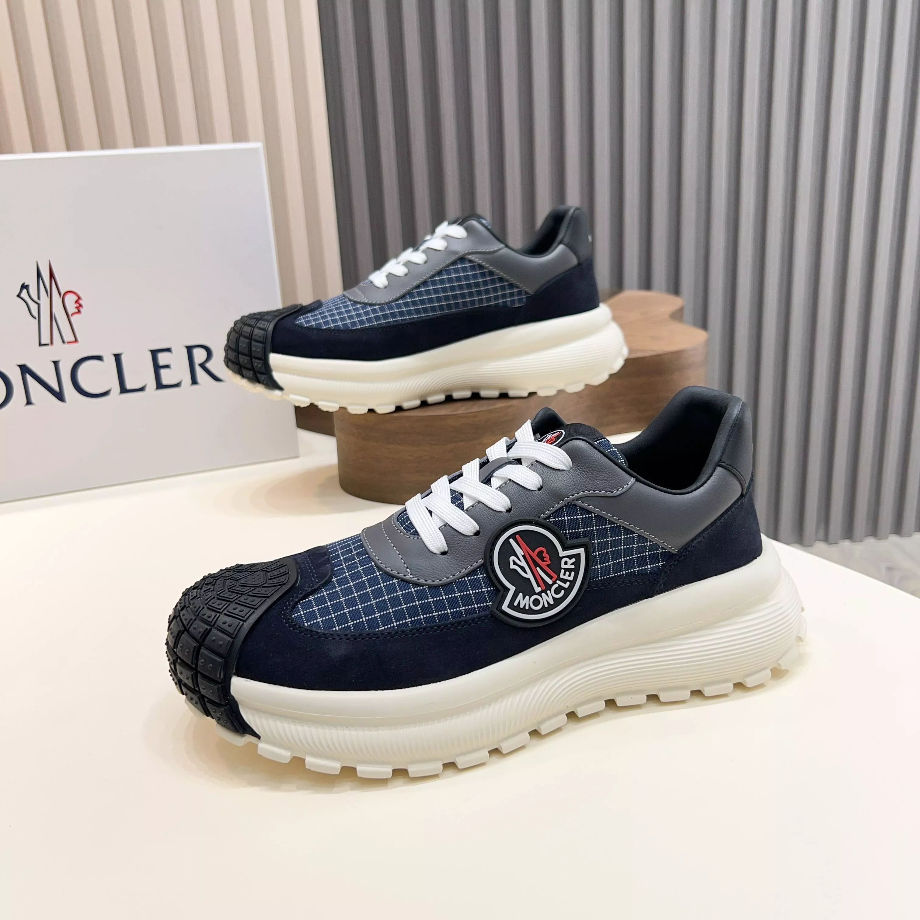 Moncler Casual Shoes For Men Modern 7162