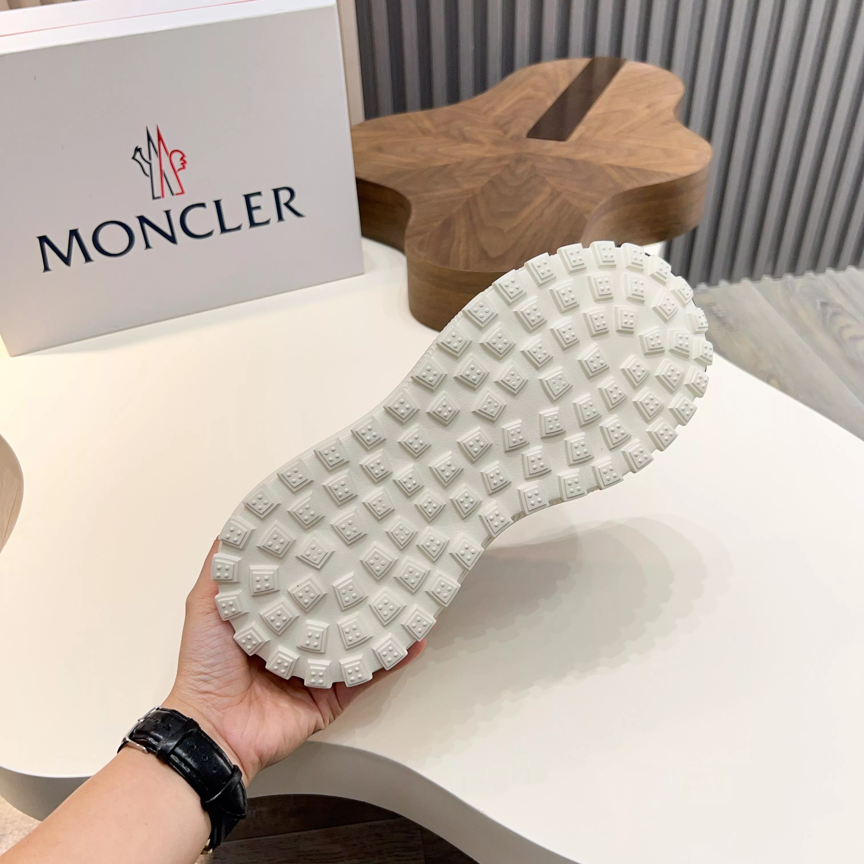 Moncler Casual Shoes For Men Modern 7162
